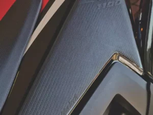 Rubbatech AK CARBON Kniepad HONDA AFRICA TWIN CRF1100L