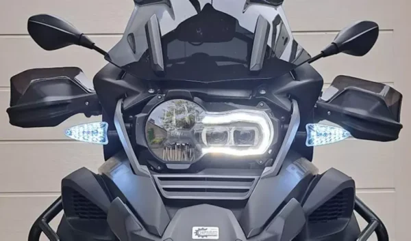 LED indicator multi functional front and triple function rear